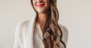 6 أفكار لتنسيق الجيب الكاروهات القصيرة.. جربى الكارديجان لإطلالة عملية