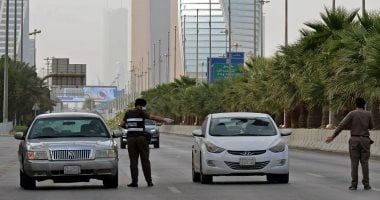 السعودية تلوح بإعادة "حظر التجوال" بعد ارتفاع إصابات كورونا