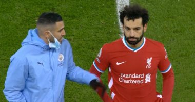 حوار غامض بين محمد صلاح ومحرز عقب نهاية لقاء ليفربول ضد مان سيتي.. فيديو