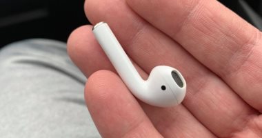 إحذر من النوم بـAirPods.. أمريكى يبتلع سماعته وهو نائم