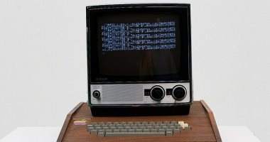 كمبيوتر أبل عمره 45 عامًا يُعرض للبيع مقابل 1.5 مليون دولار 