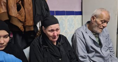 كواليس جريمة قتل موظف على يد مسجل خطر فى دار السلام.. والدته: عايزة المتهم يتعدم زى ما حرق قلبى على ابنى.. وزوجته: هدده قبل الحادث لو مخدش من زوجى 5 آلاف جنيه هيقتله.. وخلى بنتى الرضيعة يتمية.. فيديو وصور