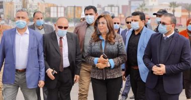 محافظ دمياط تتفقد اصطفاف معدات تطوير 28 قرية بمركز كفر سعد .. صور