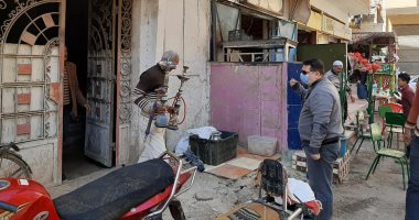 تحرير 181 محضر مخالفات ومصادرة 42 شيشة وغلق وتشميع كافيه مخالف بسوهاج.. صور