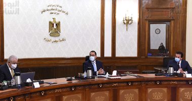الحكومة تستعرض السيناريوهات المقترحة لاستكمال الفصل الدراسى الثانى وترتيبات امتحانات الدراسى الأول وعرضهما على اللجنة العليا لادارة أزمة كورونا.. "مدبولى " يوجه بتطبيق الإجراءات الاحترازية فى المدارس والجامعات