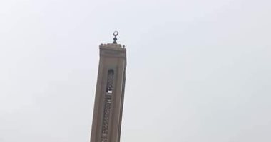 إزالة مئذنة مسجد مائلة لتشكيلها تهديدا للمواطنين فى أجا بالدقهلية .. صور