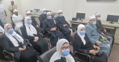 وزير الأوقاف السودانى يستقبل وفد الأئمة والواعظات المصريات ويشيد بدورهم فى نبذ التطرف
