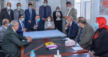 محافظ الإسكندرية يتابع أعمال تطوير ميدان محطة مصر.. صور