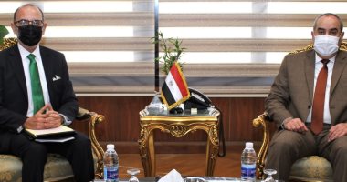 وزير الطيران المدنى يستقبل سفير المكسيك بالقاهرة      