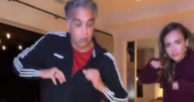 برقصة طريفة معه.. جيسيكا ألبا تعلن محاربة والدها سرطان الغدة الدرقية.. فيديو