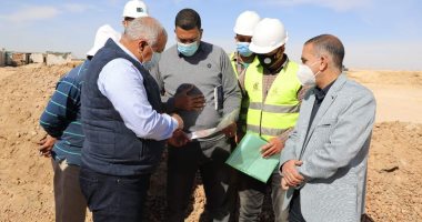 محافظ الوادى الجديد يتفقد مشروع مجمع المصالح الحكومية المميكن بالخارجة .. صور 