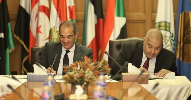 رئيس الدستورية العليا ووزير الاتصالات يوقعان بروتوكول لاستكمال ميكنة العمل بالمحكمة