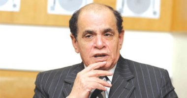 هل رفض مجلس النواب لبيان وزير الإعلام يعنى سحب الثقة منه؟ فقيه دستورى يجيب