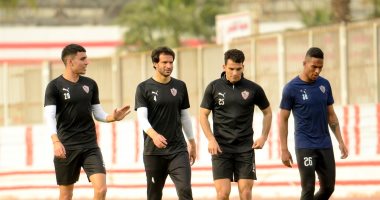 جلسة مطولة من قاسم والعندليب مع لاعبى الزمالك.. وتدريب قوى لحراس المرمى