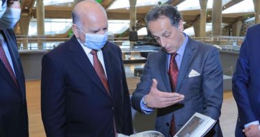 وزير خارجية العراق يزور مكتبة الإسكندرية
