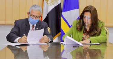محافظ دمياط ورئيس الثروة السمكية يوقعان عقد تجديد إيجار المزرعة السمكية بالرطمة