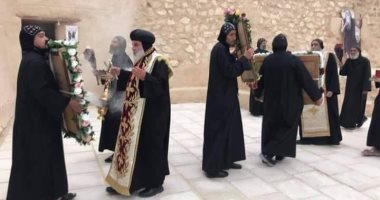 دير الأنبا بولا بالبحر الأحمر يحتفل بعيد شفيعه بدون حضور شعبى.. صور