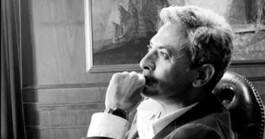 فتحى عبد الوهاب يشارك الجمهور صورة له من كواليس فيلم "الكاهن"