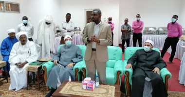 وزير الشئون الدينية والأوقاف السودانى يشيد بقافلة الأوقاف المصرية.. صور