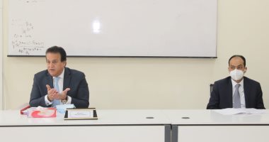 وزير التعليم العالى يناقش استعدادات عودة الدراسة وجداول امتحانات المعاهد
