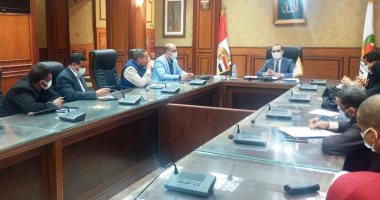 محافظة سوهاج تبحث آليات التعامل مع مقترحات وشكاوى المواطنين لتنمية الريف