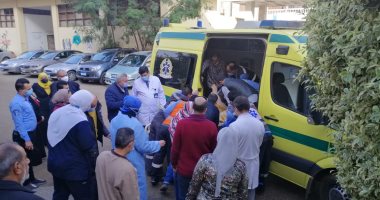 نقل عجوز وزنها 400 كيلو جرام لمستشفى المنصورة الدولى لعلاجها من السمنة.. صور