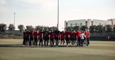 مران الاهلي .. جلسة بين موسيماني واللاعبين وفقرة بدنية 30 دقيقة