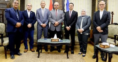 محافظ السويس يستقبل أعضاء مجلسى الشيوخ والنواب لمناقشة المشروعات والخدمات