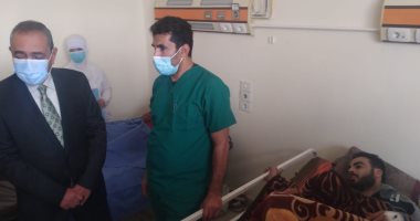 محافظ الإسماعيلية يزور مصابى حادث تصادم 3 أتوبيسات بمستشفى الصدر 
