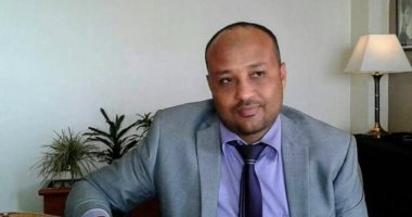 محمود سليم ابن قنا يحصد جائزة الشارقة فى مجال النقد
