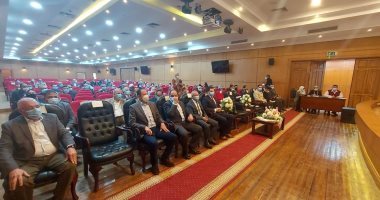 محافظ بورسعيد يعد تجار البال بتوفير وحدات تجارية بديلة بشارع النصر