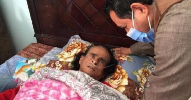 جثمان على حميدة يصل مسجد الفتح بمطروح تمهيدا لصلاة الجنازة.. فيديو لايف