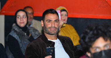 عبد المنصف يصور حفل زوجته لقاء الخميسى بساقية الصاوى.. صور