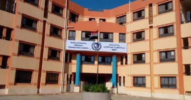 نائب وزير التعليم يهنئ مدرستين للمتفوقين بعد فوزهم ضمن أفضل 15 مدرسة عالميا
