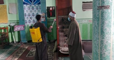 صور.. أوقاف الأقصر تستكمل حملات التعقيم والتطهير الأسبوعية بالمساجد ليلة الجمعة