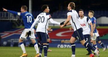 إيفرتون يتأهل لربع نهائي كأس الاتحاد الإنجليزي بالفوز 5-4 على توتنهام.. فيديو