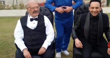 صلاح عبد الله فى كواليس تصوير مسلسل مصطفى قمر الجديد