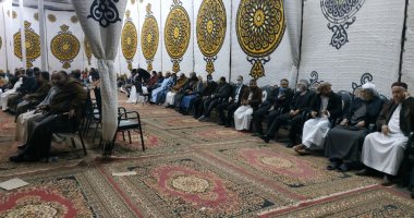 أهالى مطروح يتوافدون على سرادق عزاء على حميدة.. الملحن أسامة عفيفى: الفنان الراحل تأثر كثيرا بعدم سؤال وزيارة الفنانين له فى مرضه.. والمعزون: الراحل وفر سكنا لأهالى مطروح وكان سفيرا جيدا للمحافظة.. فيديو