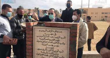 وزير الشباب والرياضة يضع حجر أساس ملاعب جديدة في العريش.. صور