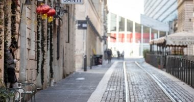 إيطاليا تتجه نحو تقسيم البلاد لمناطق حمراء وبرتقالية حتى 30 أبريل بسبب كورونا