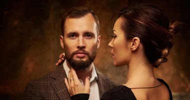 رجل الدلو والحب.. 8 عيوب لازم تعرفيها قبل الارتباط به أبرزها الرغى والعند