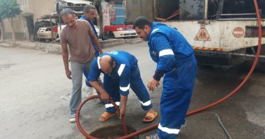 رئيس مياه القناة يعلن نجاح حملة أعمال الملس والتطهير لشبكات الصرف الصحى.. صور