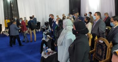 بدء المؤتمر الصحفي لوزيرى البيئة والهجرة لمبادرة القرية المصرية المتوافقة بيئيا