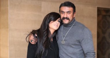 أحمد العوضى وياسمين عبد العزيز فى أحدث صورة لهما بمناسبة عيد الحب