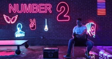 أحمد الفيشاوى يطرح أغنية "نمبر 2" وحمو بيكا "موديل" في الكليب.. فيديو