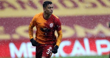 مصطفى محمد يواصل تألقه فى الملاعب التركية.. الدبابة المصرية يقود جالاتا سراى لفوز قاتل على قاسم باشا وتصدر الدوري التركي.. النجم المصرى يعادل إنجاز الفرنسي جوميز الغائب منذ 2017.. وفاتح تريم يتغنى بتألق مهاجمه