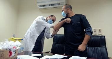 جامعة عين شمس تبدأ فى تطعيم الأطقم الطبية بمستشفيات العزل بلقاح كورونا