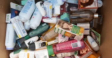 ضبط 100 عبـوة مستحضرات تجميل منتهية الصلاحية خلال حملة تفتيش بالغردقة 