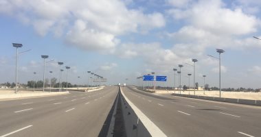 سيولة مرورية على محور 30 يونيه بعد زوال الشبورة الكثيفة.. فيديو لايف
