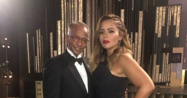 "أنتى جميلة".. مها الصغير تحتفل بعيد الحب بإمضاء والدها الراحل "فيديو"